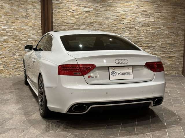 Audi RS5 2012-08 10416-6