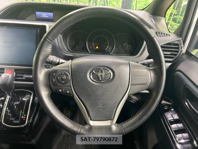 Toyota VOXY 2017-10 370366-11