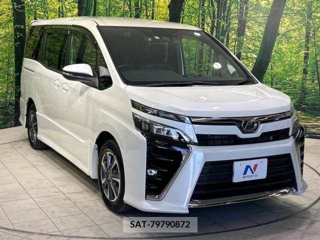 Toyota VOXY 2017-10 370366-16