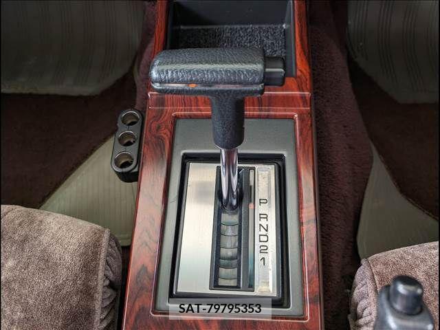 Nissan GLORIA HARDTOP 1984-09 320429-18