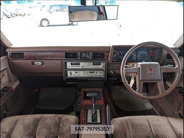 Nissan GLORIA HARDTOP 1984-09 320429-1