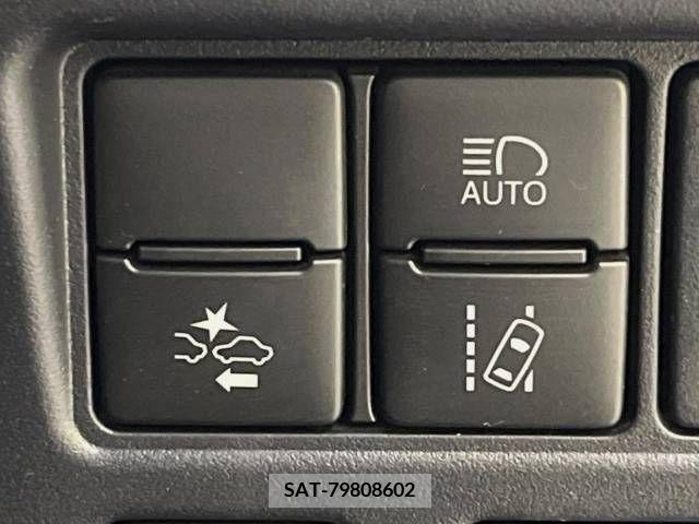 Toyota VOXY 2019-09 336548-5