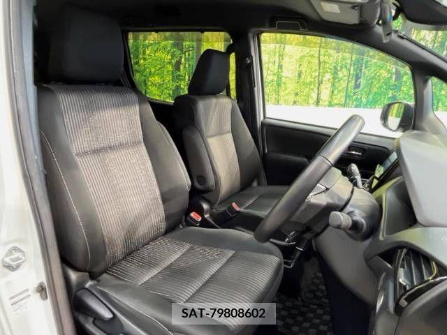 Toyota VOXY 2019-09 336548-8
