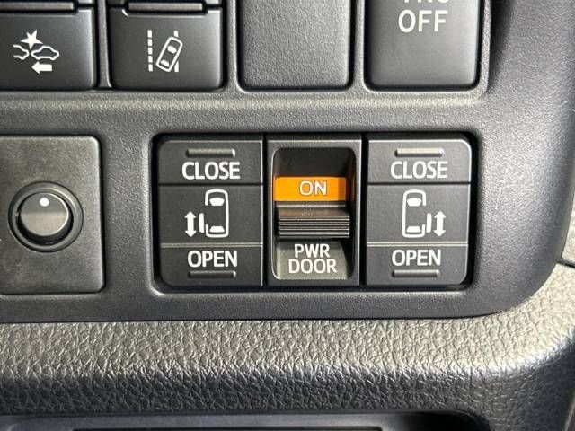 Toyota NOAH HYBRID 2016-11 7132-3