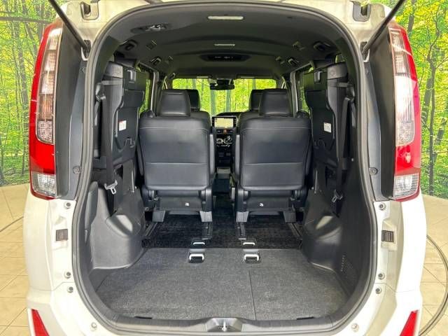 Toyota NOAH HYBRID 2016-11 7132-10