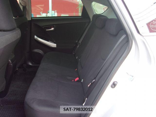 Toyota PRIUS 2015-04 366557-13