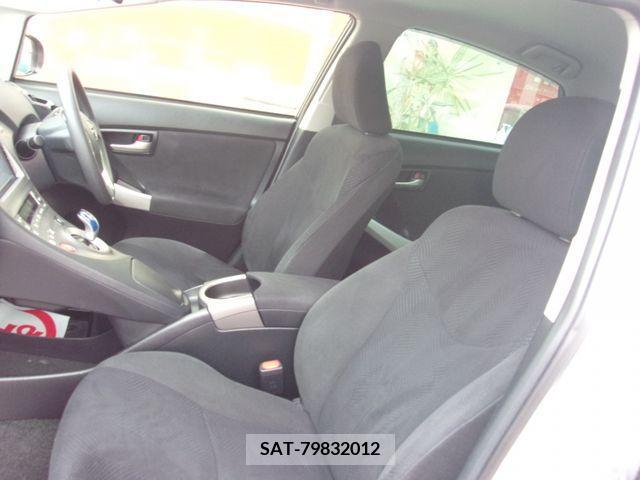 Toyota PRIUS 2015-04 366557-12
