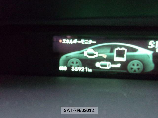 Toyota PRIUS 2015-04 366557-10