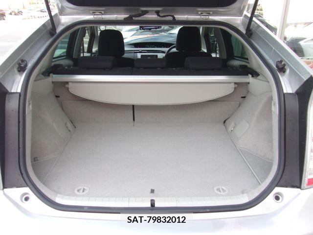 Toyota PRIUS 2015-04 366557-14