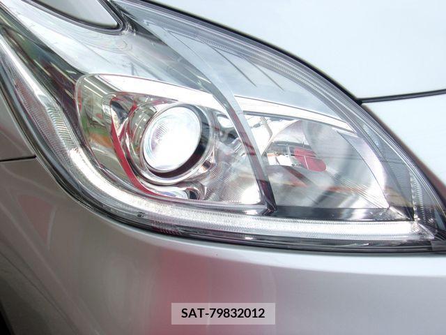 Toyota PRIUS 2015-04 366557-5