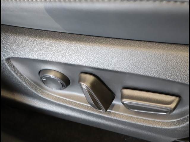 Toyota CROWN 2022-10 20045-22