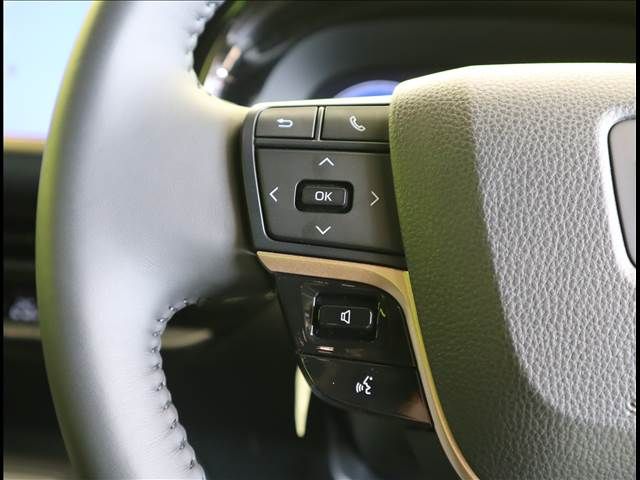 Toyota CROWN 2022-10 20045-12
