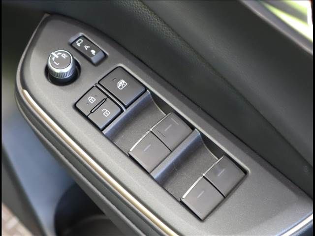 Toyota CROWN 2022-10 20045-18