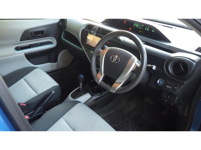 Toyota AQUA 2012-10 22917-1