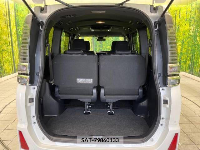Toyota VOXY 2019-06 332320-10