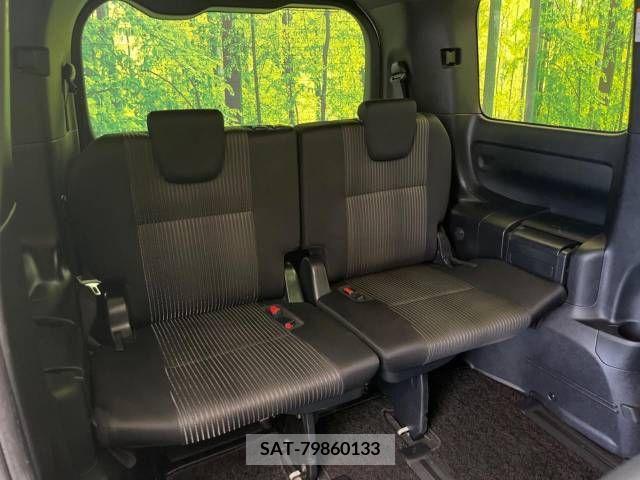 Toyota VOXY 2019-06 332320-9