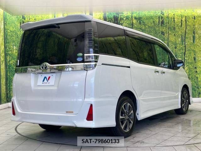 Toyota VOXY 2019-06 332320-17