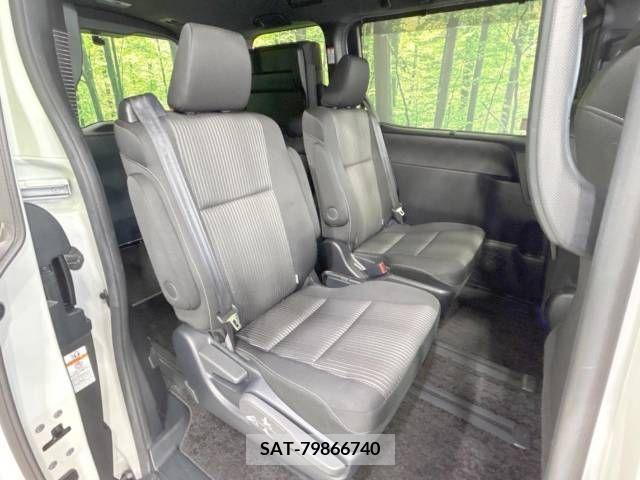 Toyota VOXY HYBRID 2020-07 395040-9