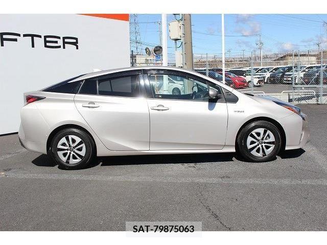 Toyota PRIUS 2017-10 245306-8