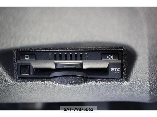 Toyota PRIUS 2017-10 245306-6