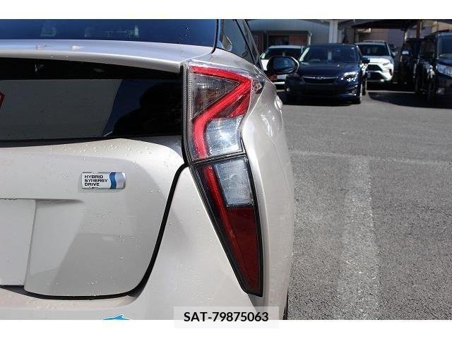 Toyota PRIUS 2017-10 245306-12