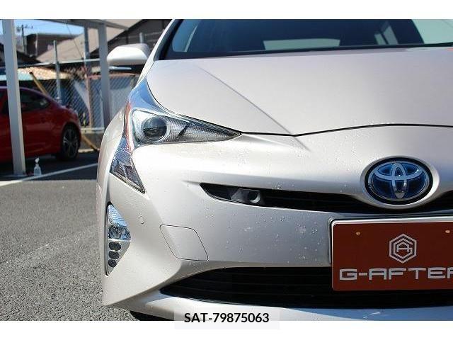 Toyota PRIUS 2017-10 245306-11