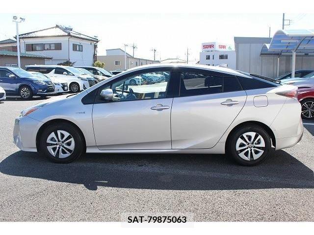 Toyota PRIUS 2017-10 245306-10