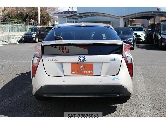 Toyota PRIUS 2017-10 245306-9