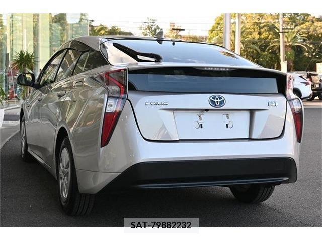 Toyota PRIUS 2017-08 255012-2