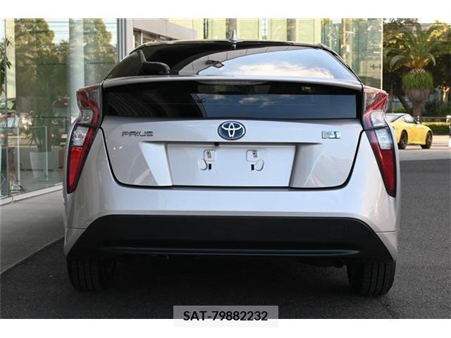 Toyota PRIUS 2017-08 255012-3