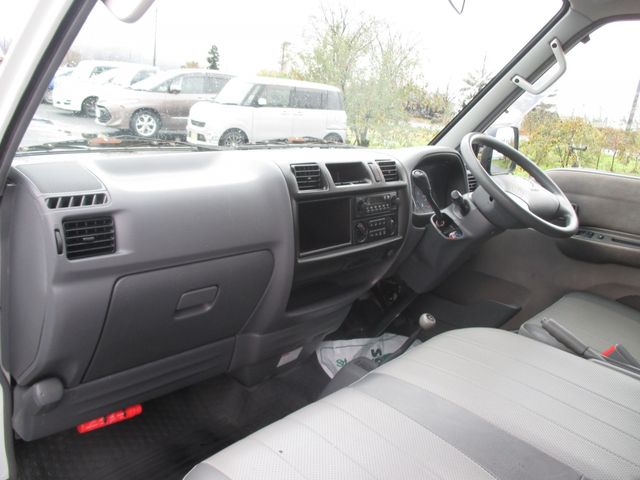 Mazda BONGO VAN 2009-11 193587-16