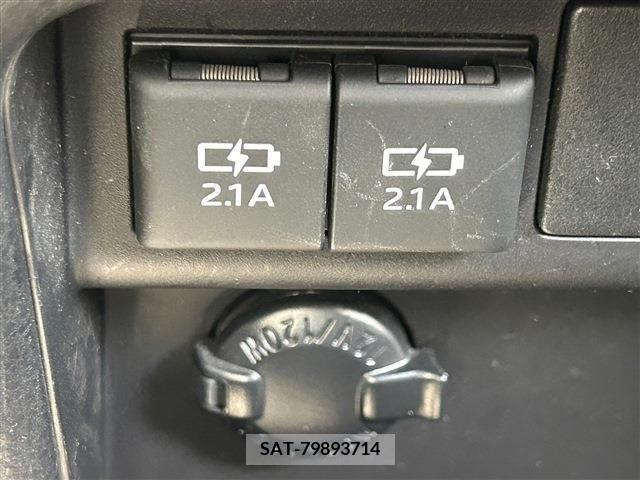 Toyota ESQUIRE 2019-10 205131-19