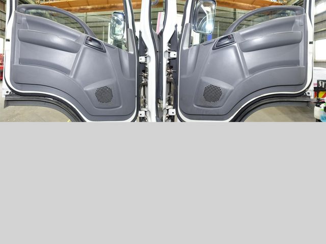 Mitsubishi CANTER 2013-01 2679-18