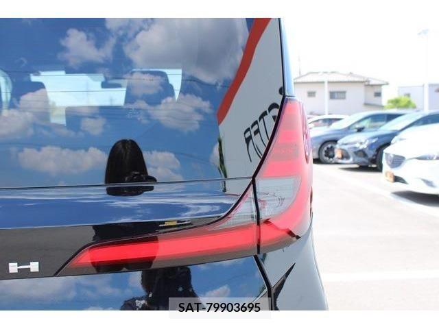 Toyota NOAH 2022-12 382312-11