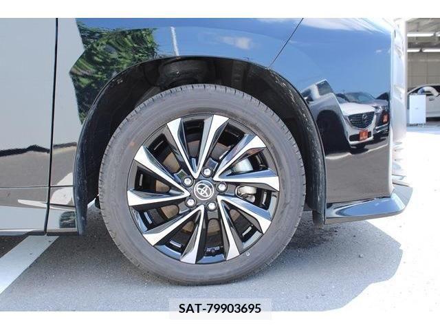 Toyota NOAH 2022-12 382312-9