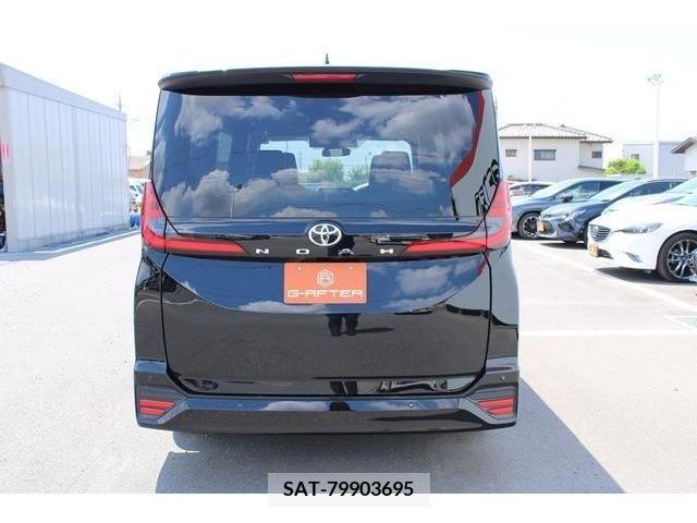 Toyota NOAH 2022-12 382312-7