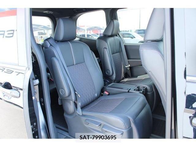 Toyota NOAH 2022-12 382312-13