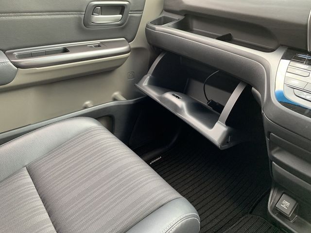 Honda FREED 2017-04 17147-28