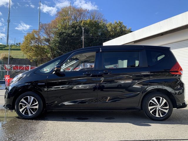 Honda FREED 2017-04 17147-8