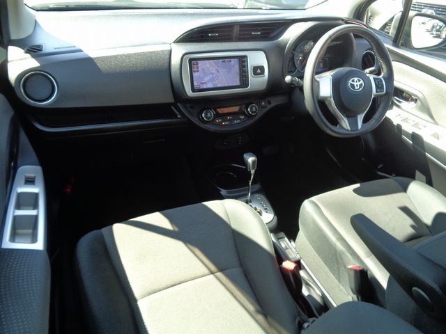 Toyota VITZ 2014-09 194911-10