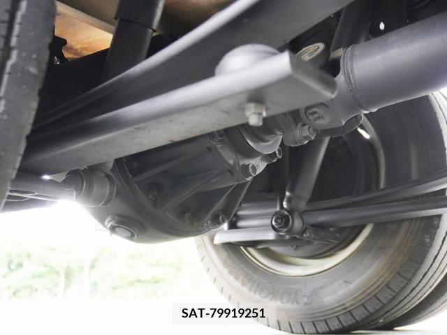 Isuzu ELF TRUCK 2014-03 353761-21