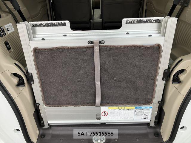 Honda N BOX 2019-05 307516-9
