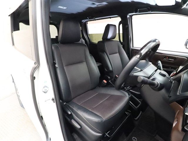 Toyota ESQUIRE 2017-10 27880-3
