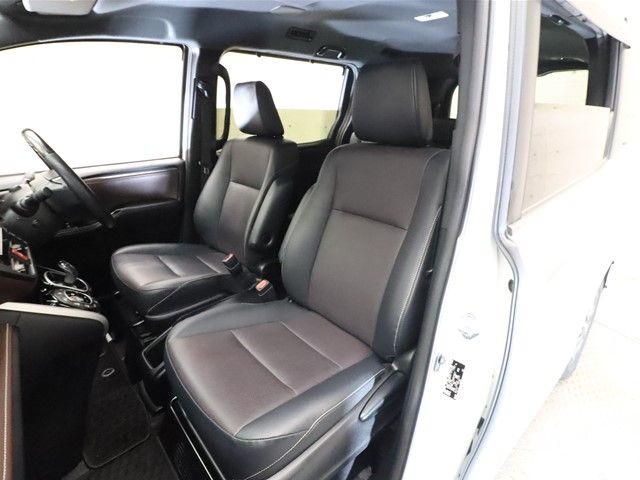 Toyota ESQUIRE 2017-10 27880-5