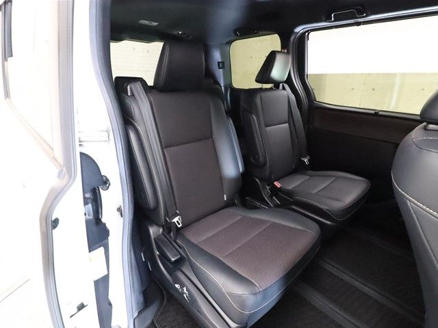 Toyota ESQUIRE 2017-10 27880-4