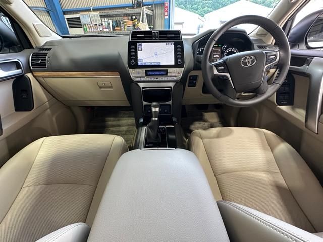 Toyota PRADO 2023-03 17678-1