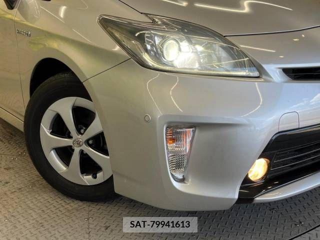 Toyota PRIUS 2012-01 380479-12