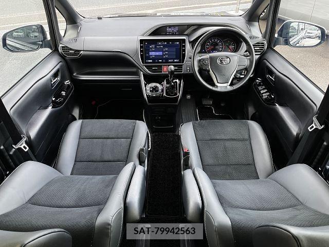 Toyota VOXY 2021-12 288992-1