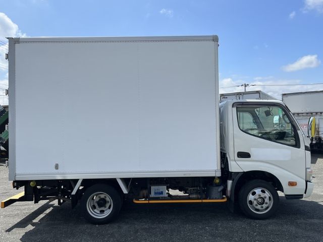 Toyota DYNA TRUCK 2014-02 3937-2