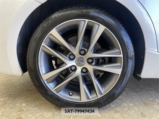 Lexus IS 2017-03 275437-13